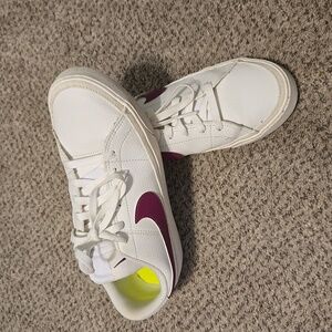 Womens size 9 nike shoes